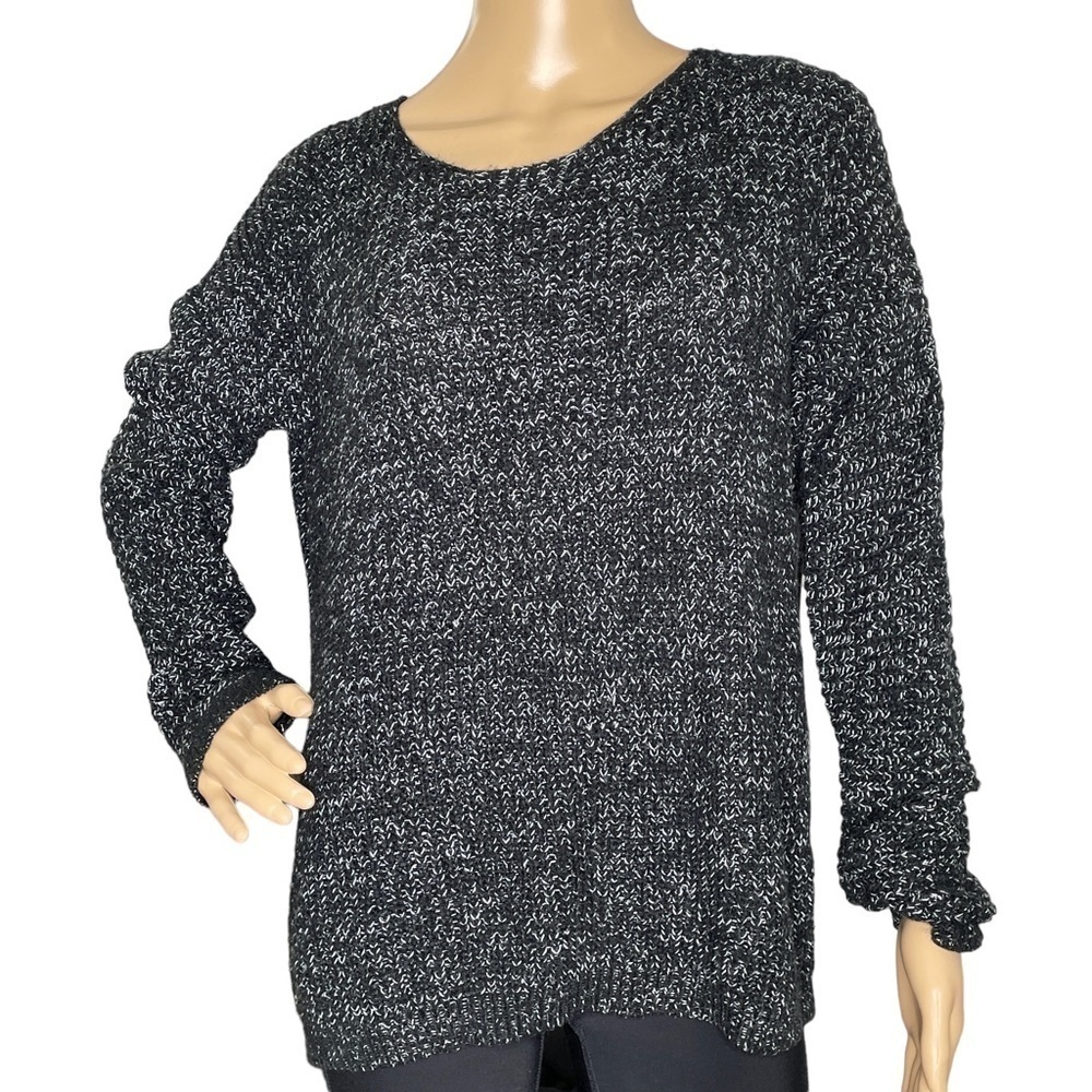 Forever 21 black and white crisscross sweater small